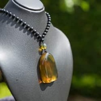 cognac_green_pendant