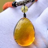 crystal_clear_honey_green_pendant
