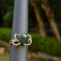dominican_amber_bead_on_silver_ring