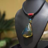 dominican_bicolor_blue_and_green_pendant