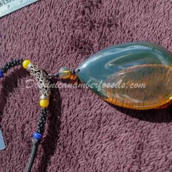 Top Quality Almond Shaped Green Pendant 12